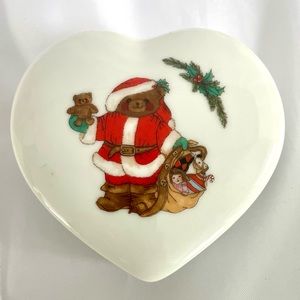 Mikasa Christmas Bear Porcelain Heart Shaped Covered Dish 3.5 “X 1”.